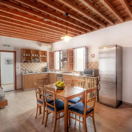 Villa Thalassa 1 2 Bedrooms With En-Suite Sea Views וילה עיר רודוס