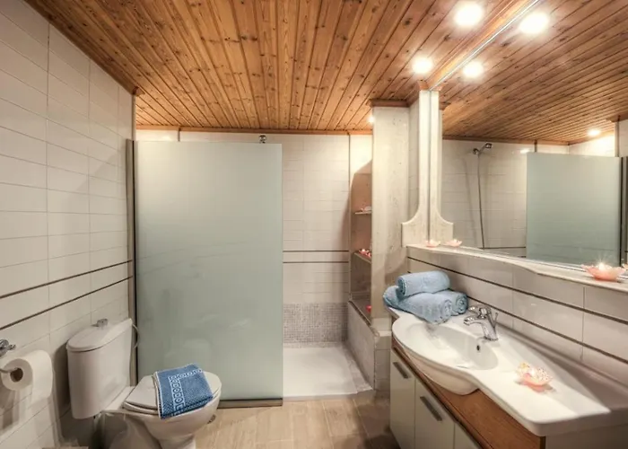 Villa Thalassa 1 2 Bedrooms With En-Suite Sea Views וילה